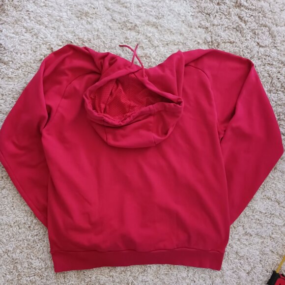Puma Women's Red Hoodie Pullover Size Medium Kangaroo Pocket Sports Grunge READ - Picture 3 of 9